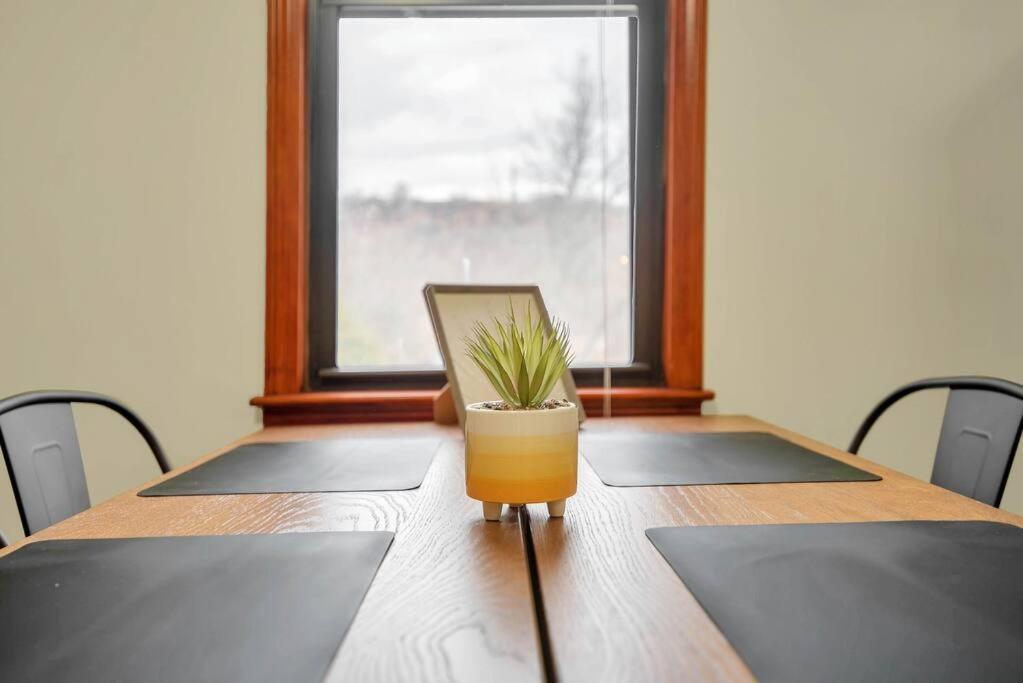Golden Gem In Heart Of East Rock Quiet 3Br Near Dt And Yale Apartment นิวเฮฟเวน ภายนอก รูปภาพ