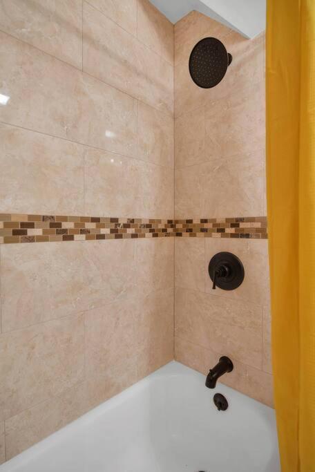 Golden Gem In Heart Of East Rock Quiet 3Br Near Dt And Yale Apartment นิวเฮฟเวน ภายนอก รูปภาพ